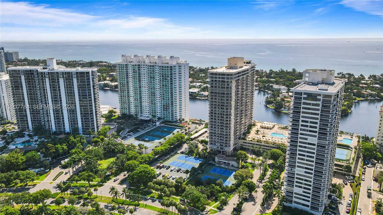 For Sale: $614,900 (2 beds, 2 baths, 1622 Square Feet)