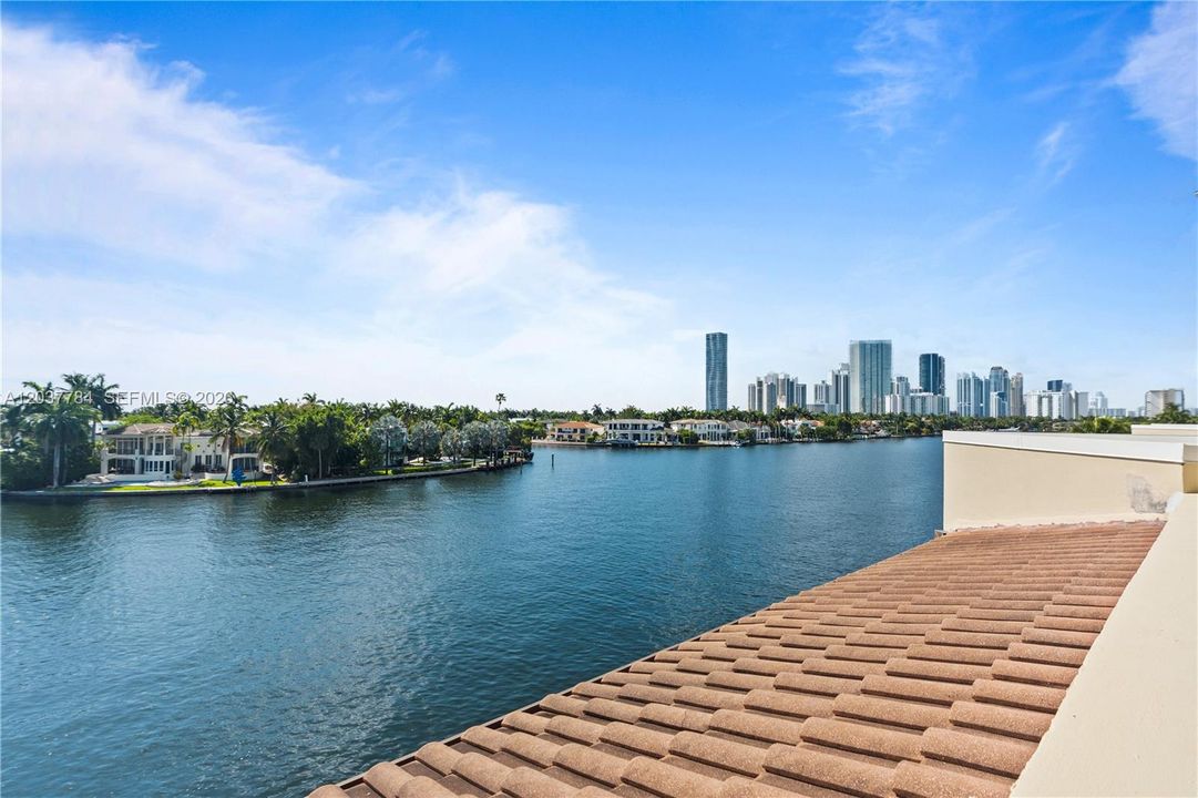 For Sale: $614,900 (2 beds, 2 baths, 1622 Square Feet)