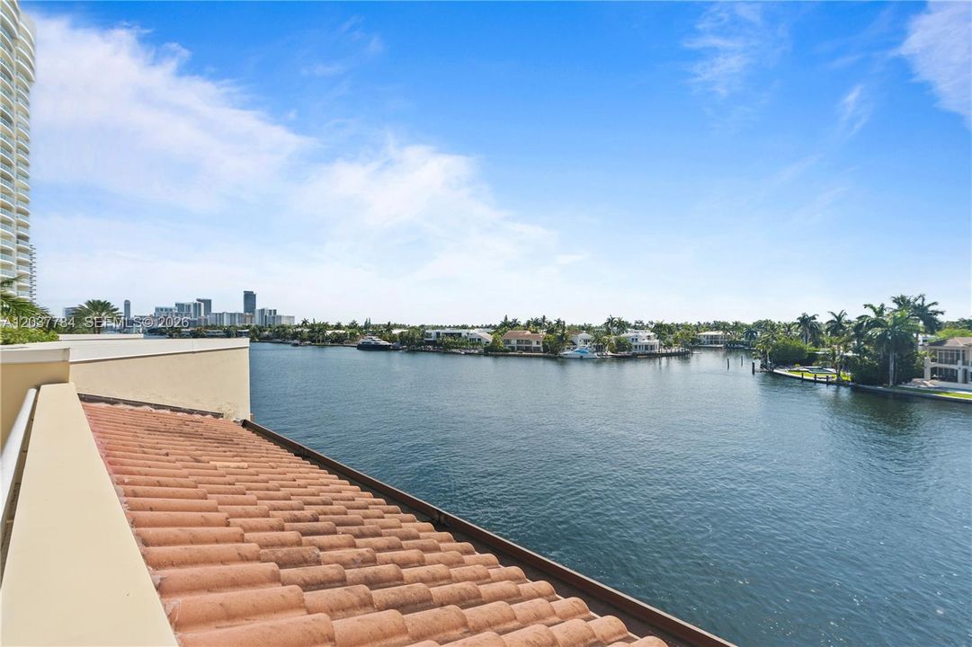 For Sale: $614,900 (2 beds, 2 baths, 1622 Square Feet)