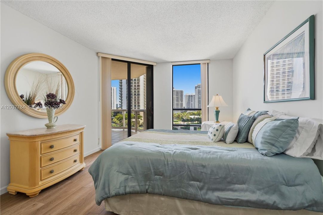 For Sale: $614,900 (2 beds, 2 baths, 1622 Square Feet)