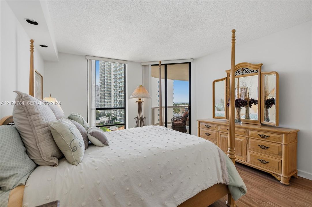For Sale: $614,900 (2 beds, 2 baths, 1622 Square Feet)