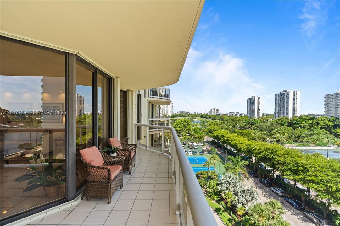 For Sale: $614,900 (2 beds, 2 baths, 1622 Square Feet)