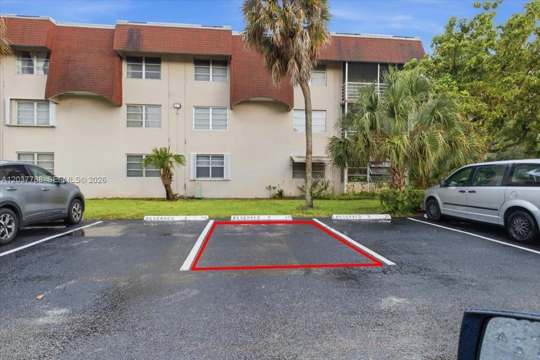For Sale: $120,000 (2 beds, 2 baths, 920 Square Feet)