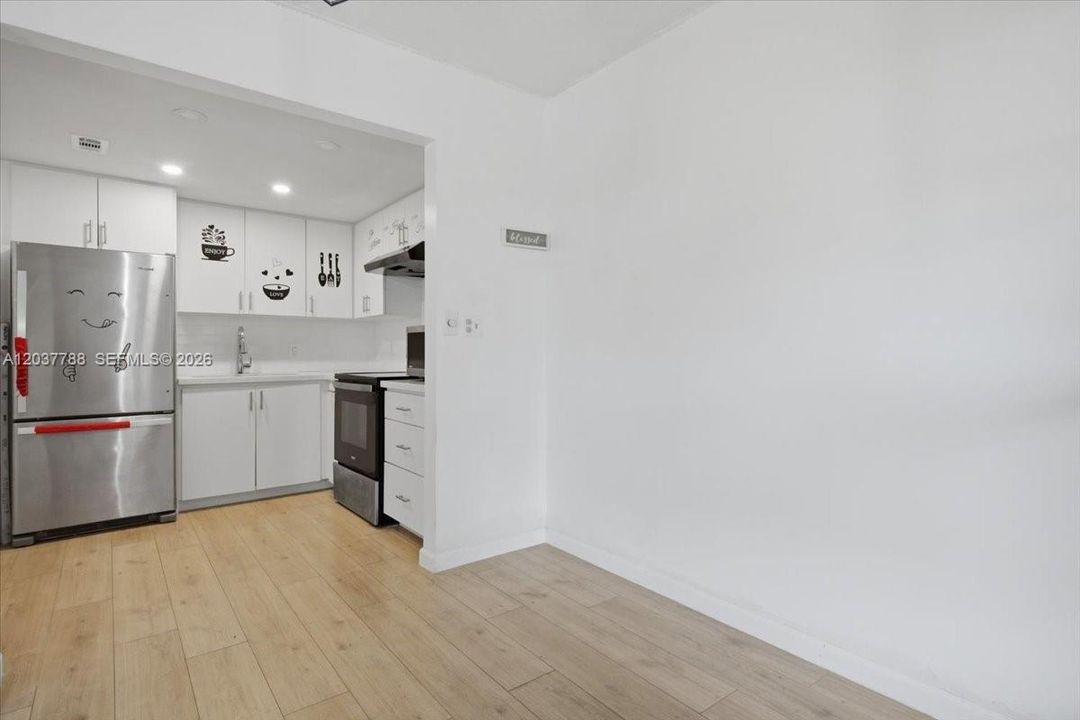 For Sale: $120,000 (2 beds, 2 baths, 920 Square Feet)