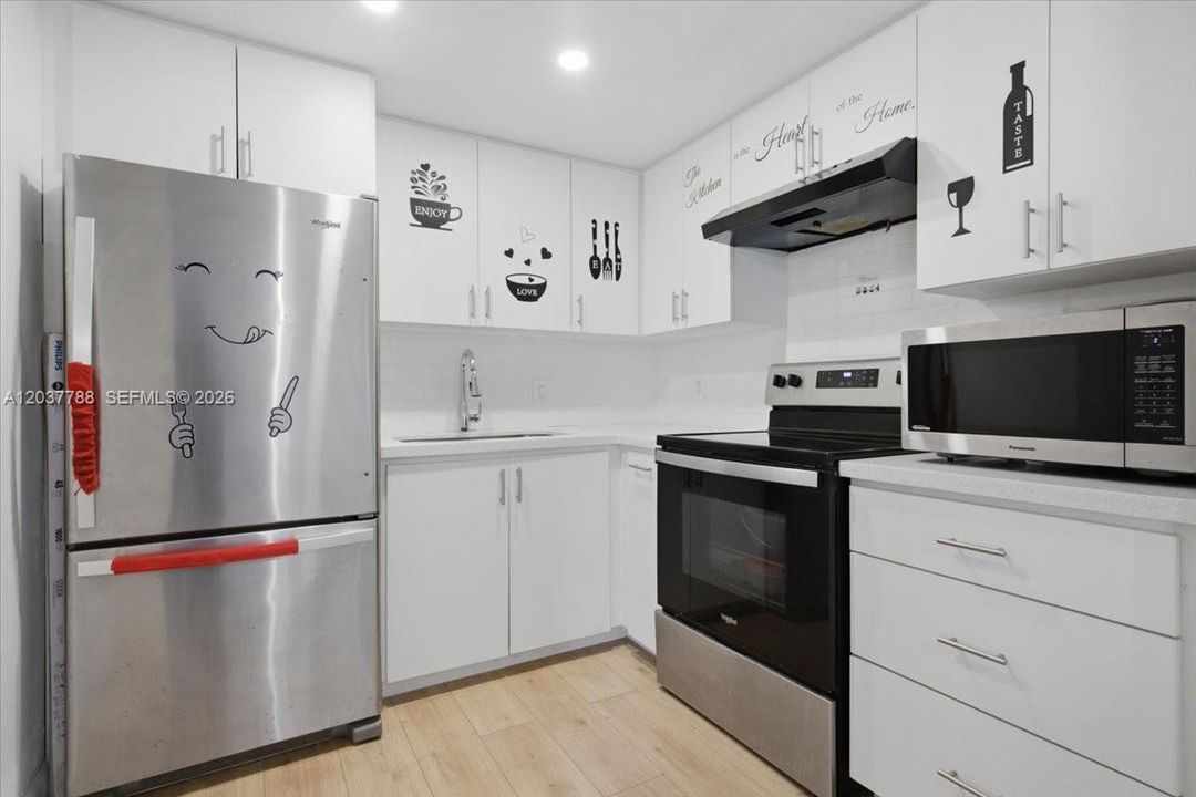 For Sale: $120,000 (2 beds, 2 baths, 920 Square Feet)