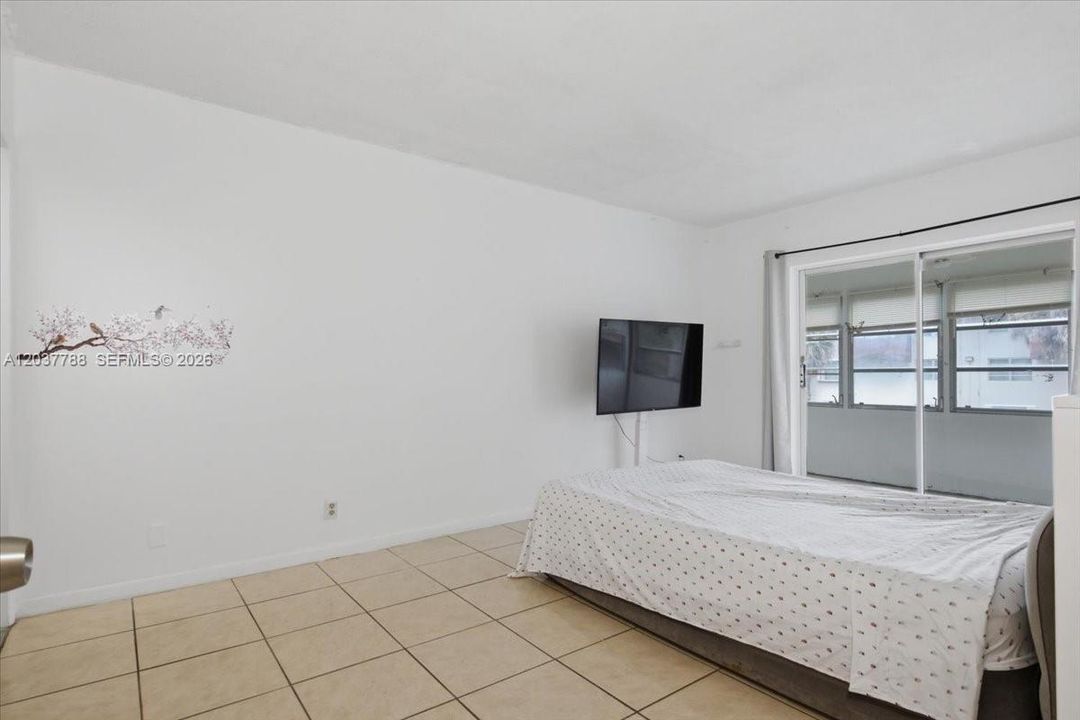 For Sale: $120,000 (2 beds, 2 baths, 920 Square Feet)