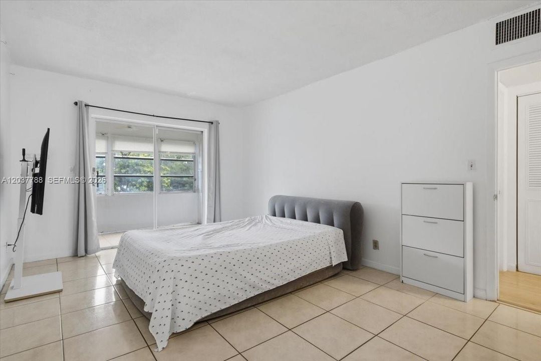 For Sale: $120,000 (2 beds, 2 baths, 920 Square Feet)