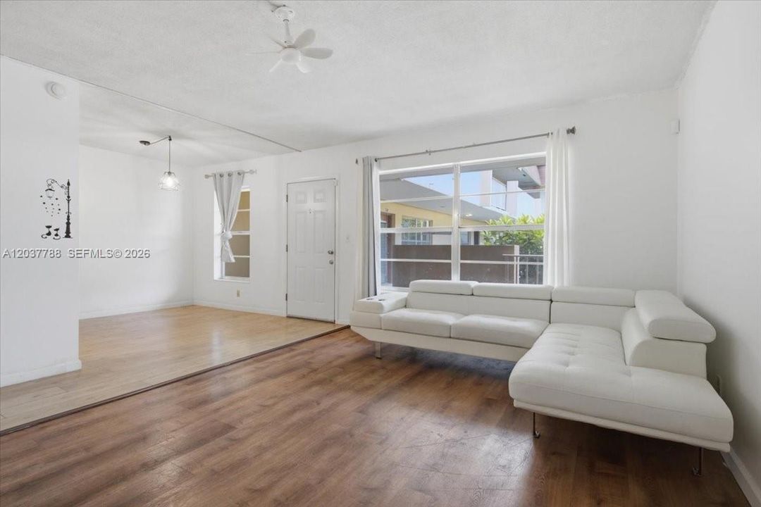 For Sale: $120,000 (2 beds, 2 baths, 920 Square Feet)