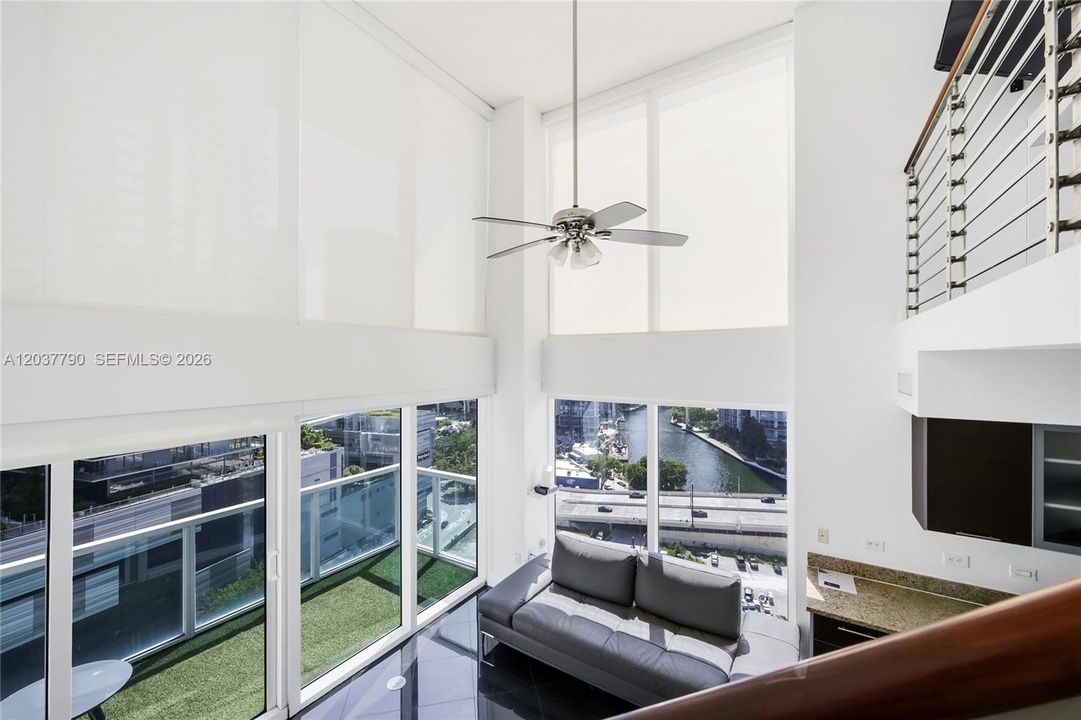 For Sale: $598,000 (2 beds, 2 baths, 1289 Square Feet)