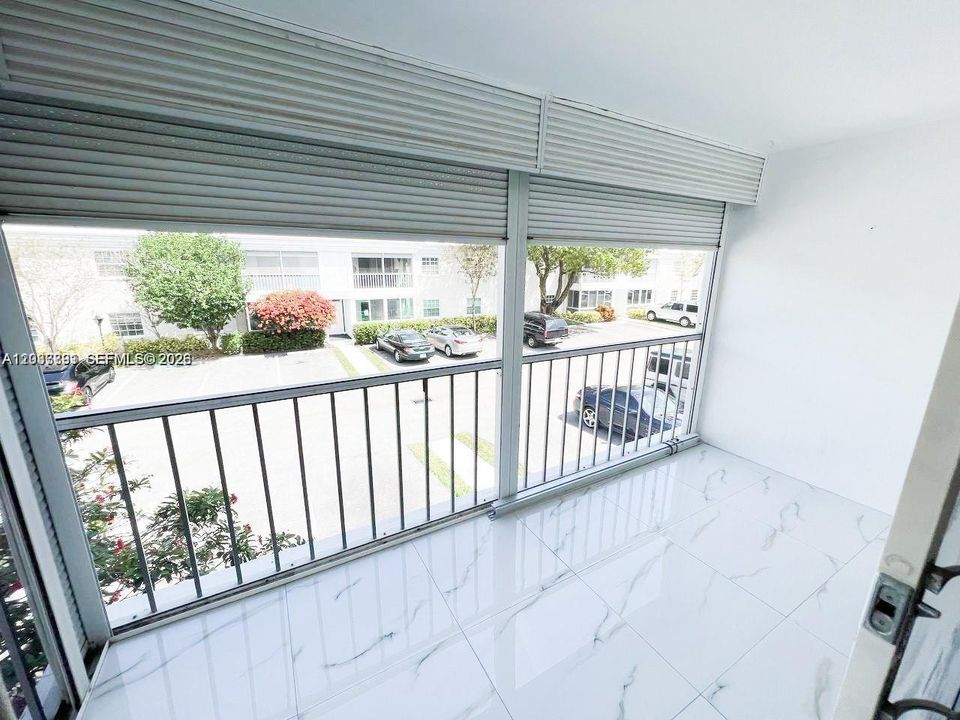 В аренду: $2,200 (2 спален, 2 ванн, 1200 Квадратных фут)
