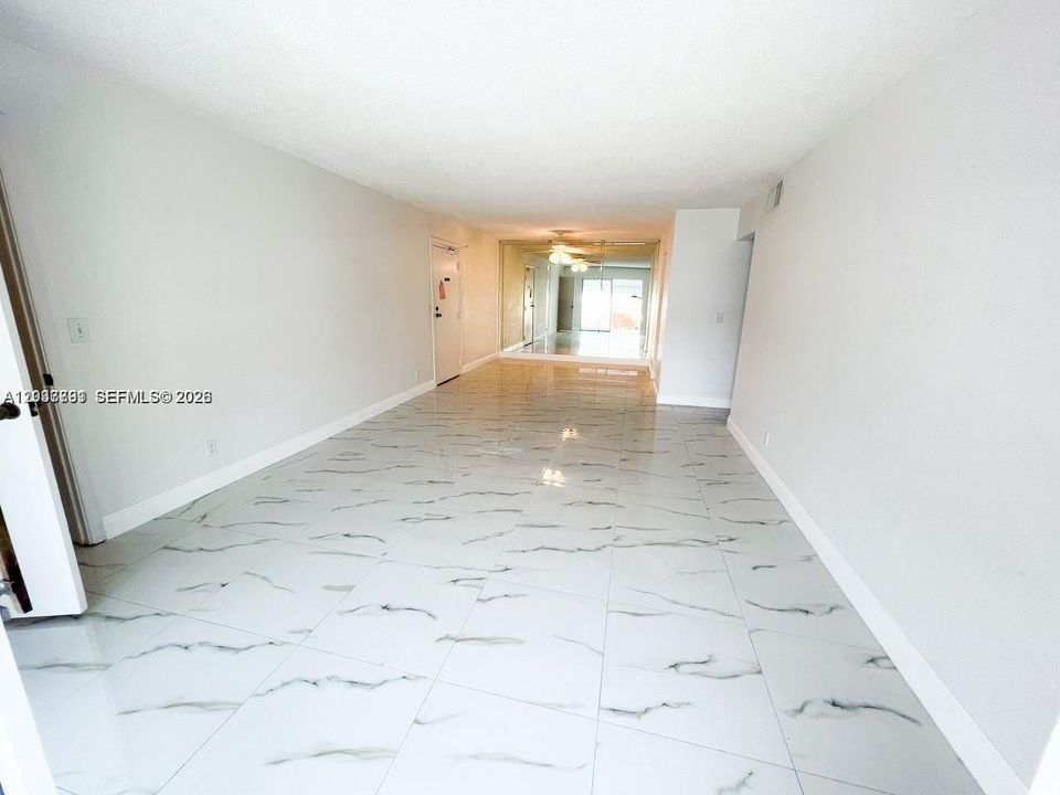 В аренду: $2,200 (2 спален, 2 ванн, 1200 Квадратных фут)