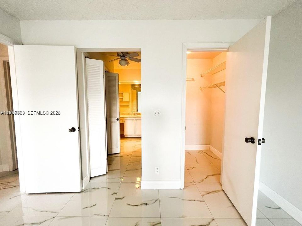 В аренду: $2,200 (2 спален, 2 ванн, 1200 Квадратных фут)