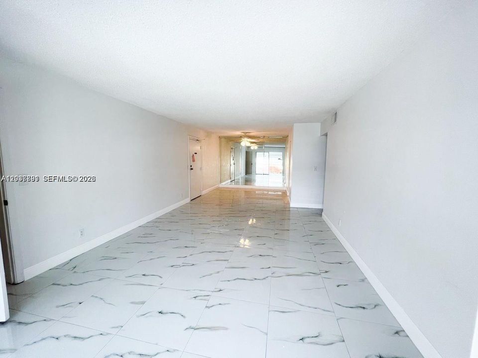 В аренду: $2,200 (2 спален, 2 ванн, 1200 Квадратных фут)