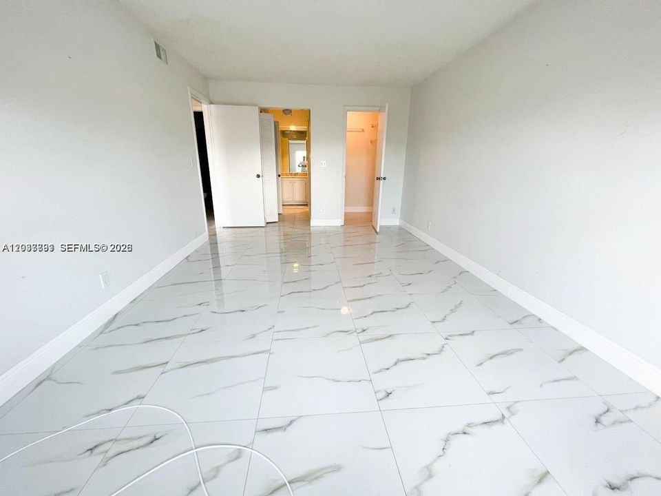 В аренду: $2,200 (2 спален, 2 ванн, 1200 Квадратных фут)