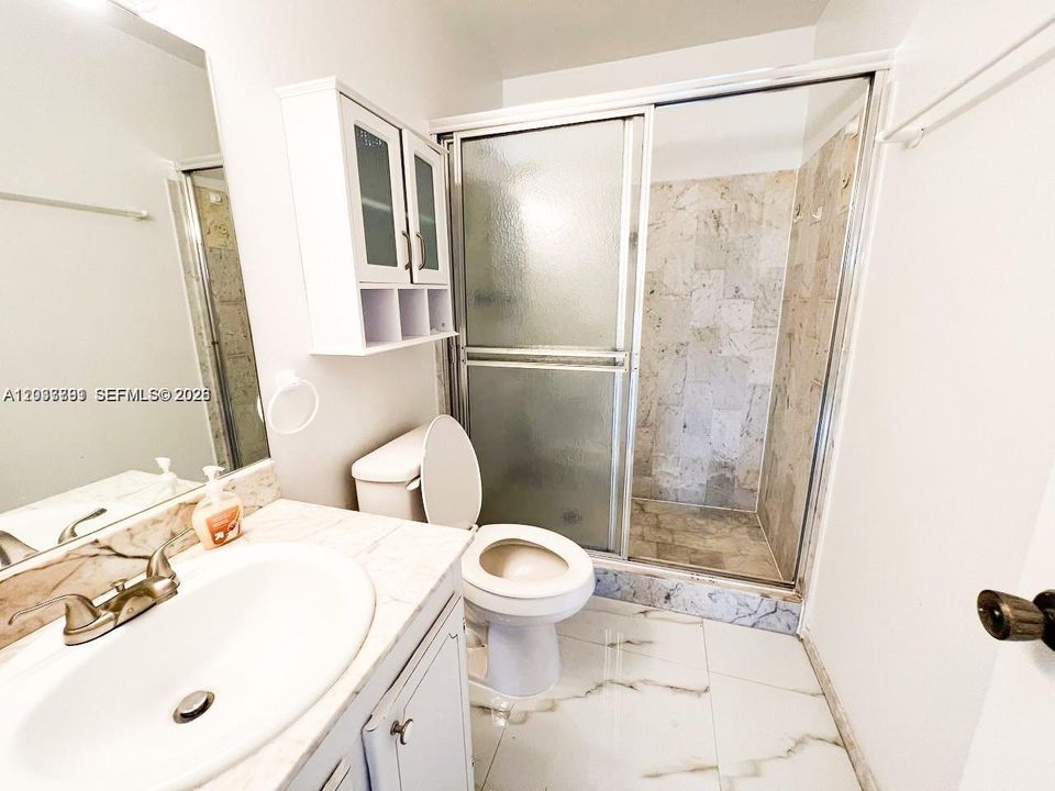 В аренду: $2,200 (2 спален, 2 ванн, 1200 Квадратных фут)