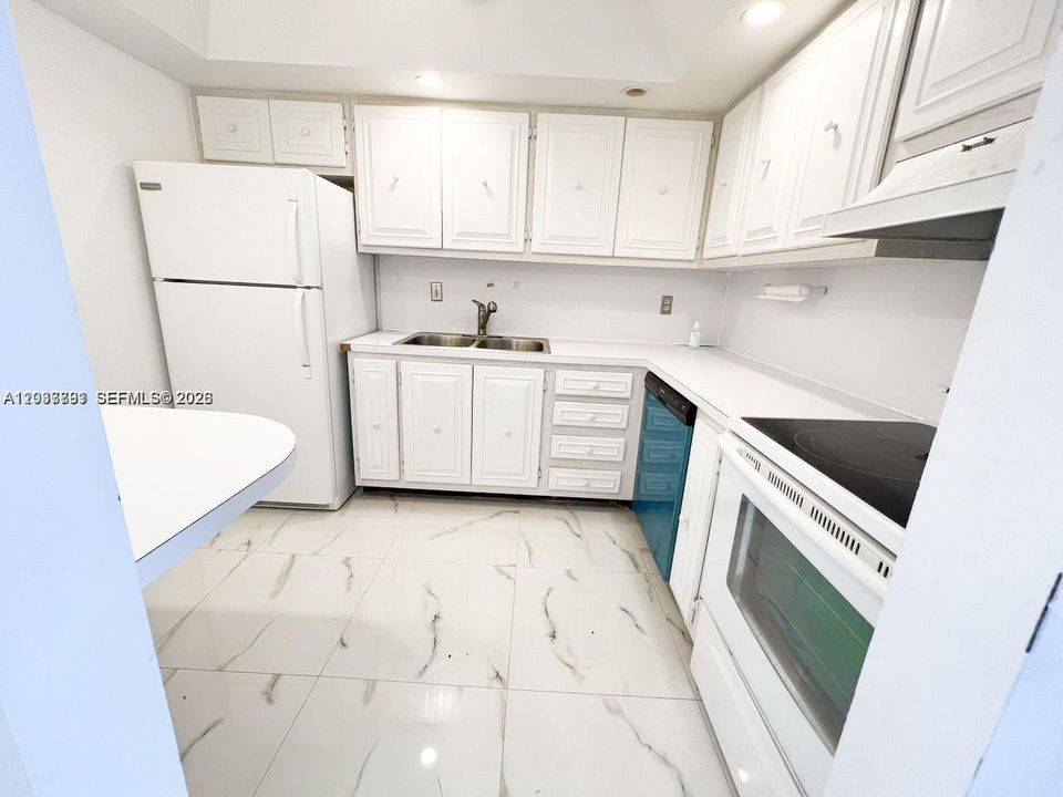В аренду: $2,200 (2 спален, 2 ванн, 1200 Квадратных фут)