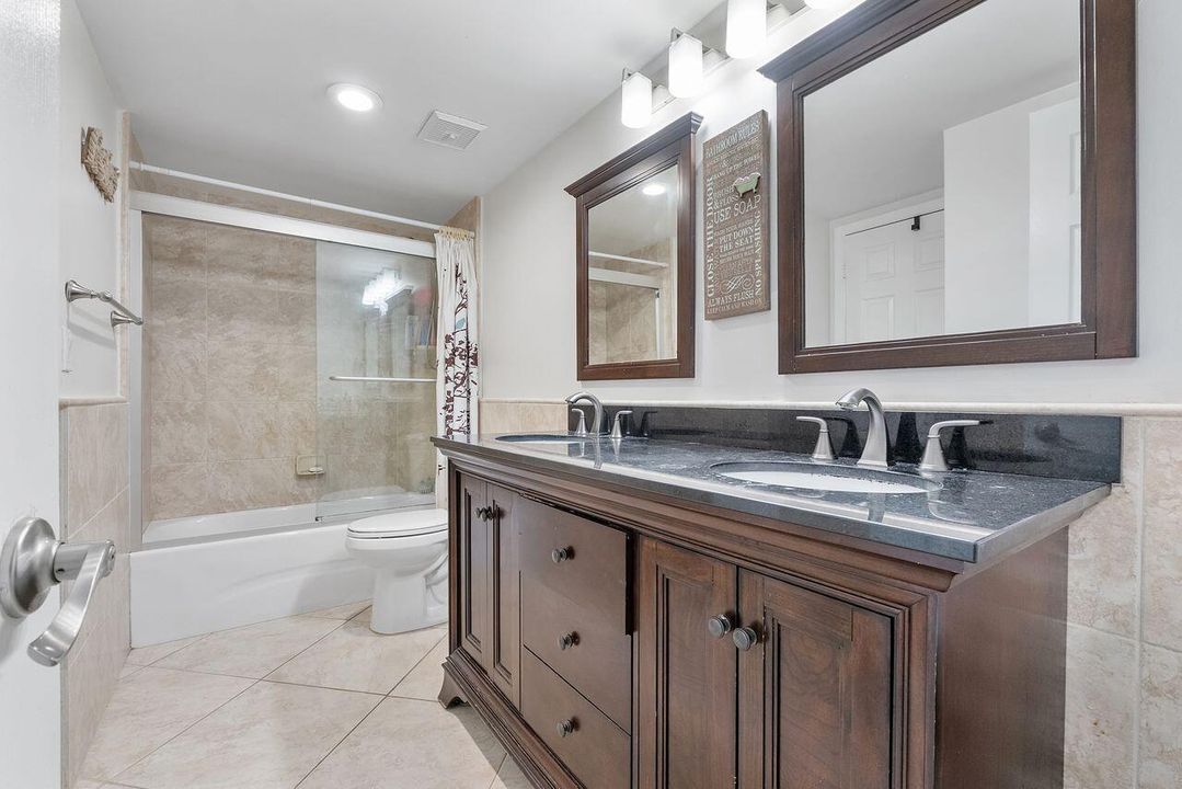 6237_Old_Court_Rd_u104_043