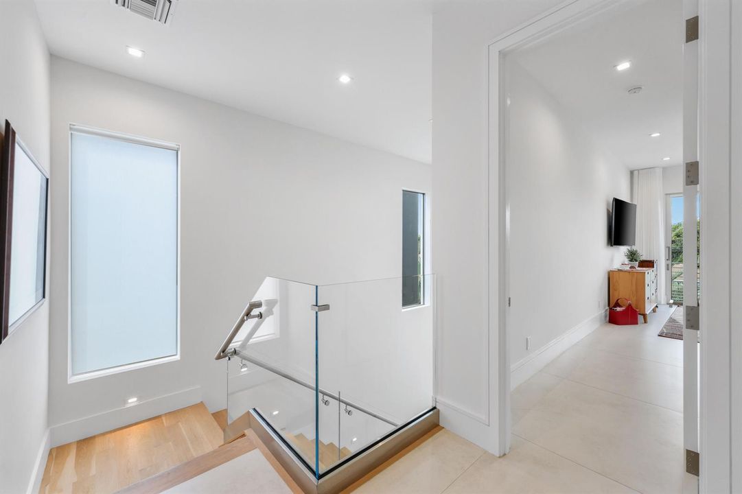 333 South Swinton Ave - 86.jpg-FULL