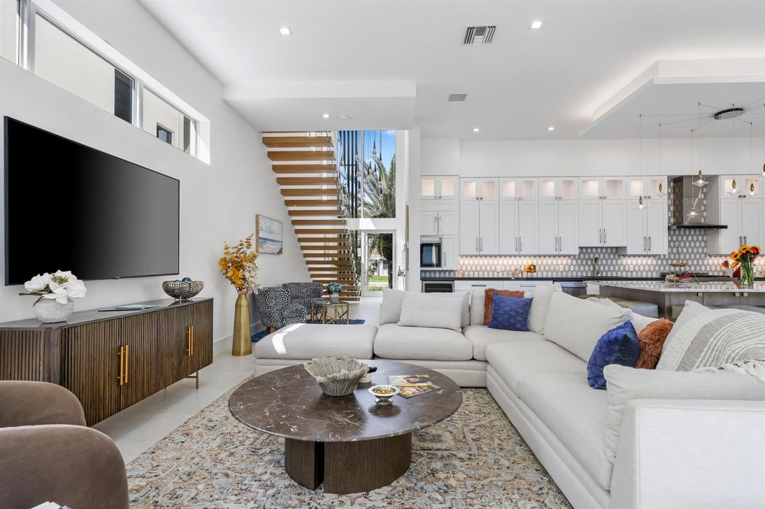 333 South Swinton Ave - 18.jpg-FULL