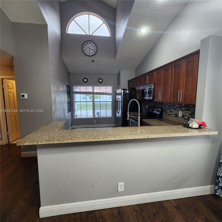 For Rent: $3,800 (3 beds, 2 baths, 1266 Square Feet)
