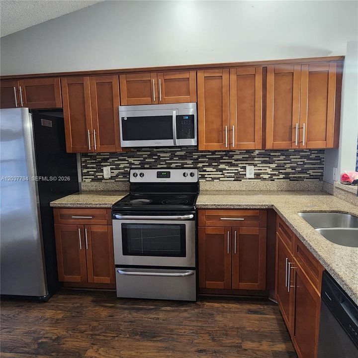 For Rent: $3,800 (3 beds, 2 baths, 1266 Square Feet)