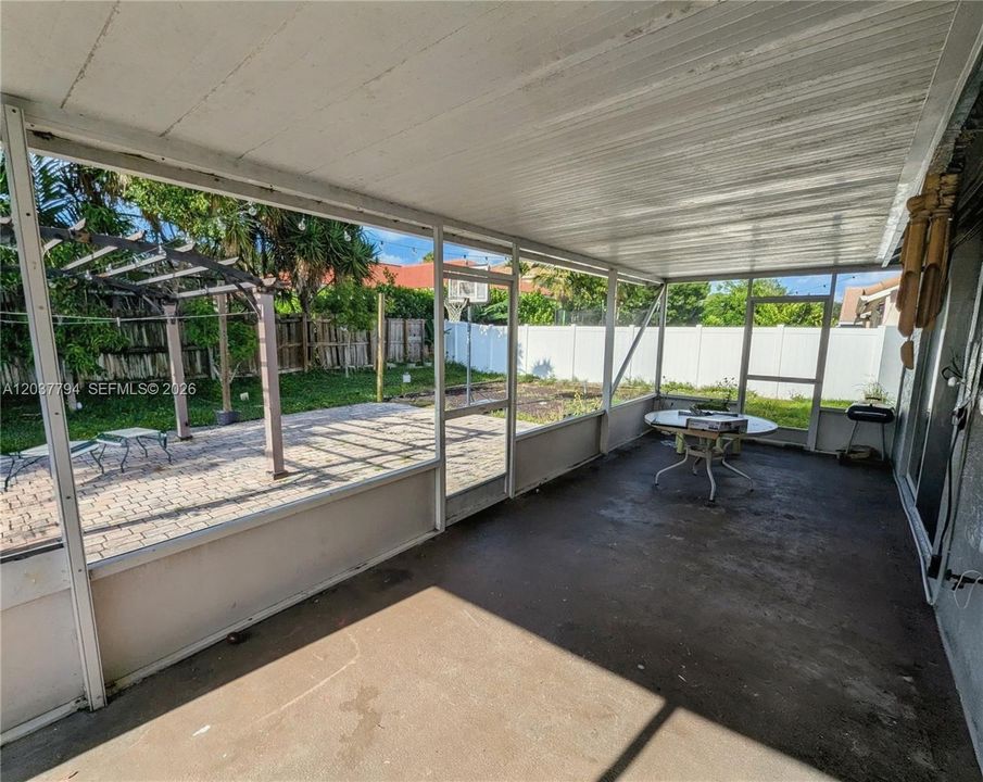 For Rent: $3,800 (3 beds, 2 baths, 1266 Square Feet)