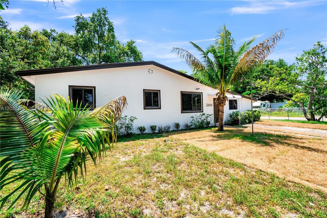 For Sale: $539,000 (4 beds, 2 baths, 1130 Square Feet)