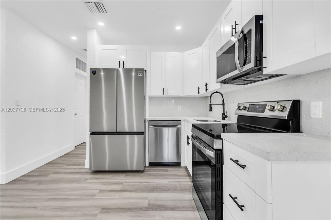 For Sale: $539,000 (4 beds, 2 baths, 1130 Square Feet)