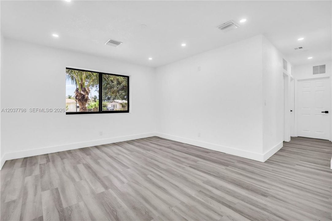 For Sale: $539,000 (4 beds, 2 baths, 1130 Square Feet)