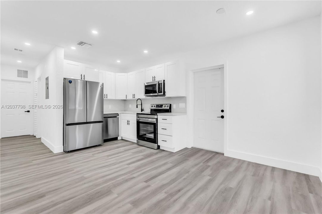 For Sale: $539,000 (4 beds, 2 baths, 1130 Square Feet)