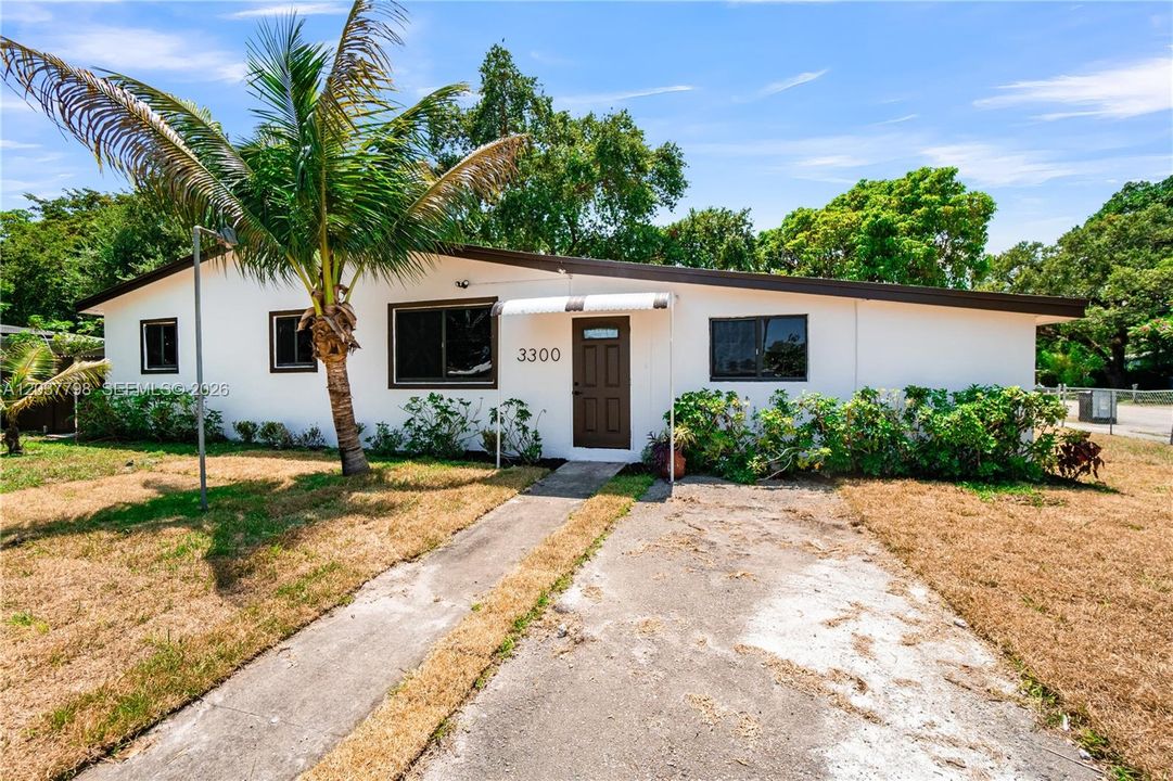For Sale: $539,000 (4 beds, 2 baths, 1130 Square Feet)