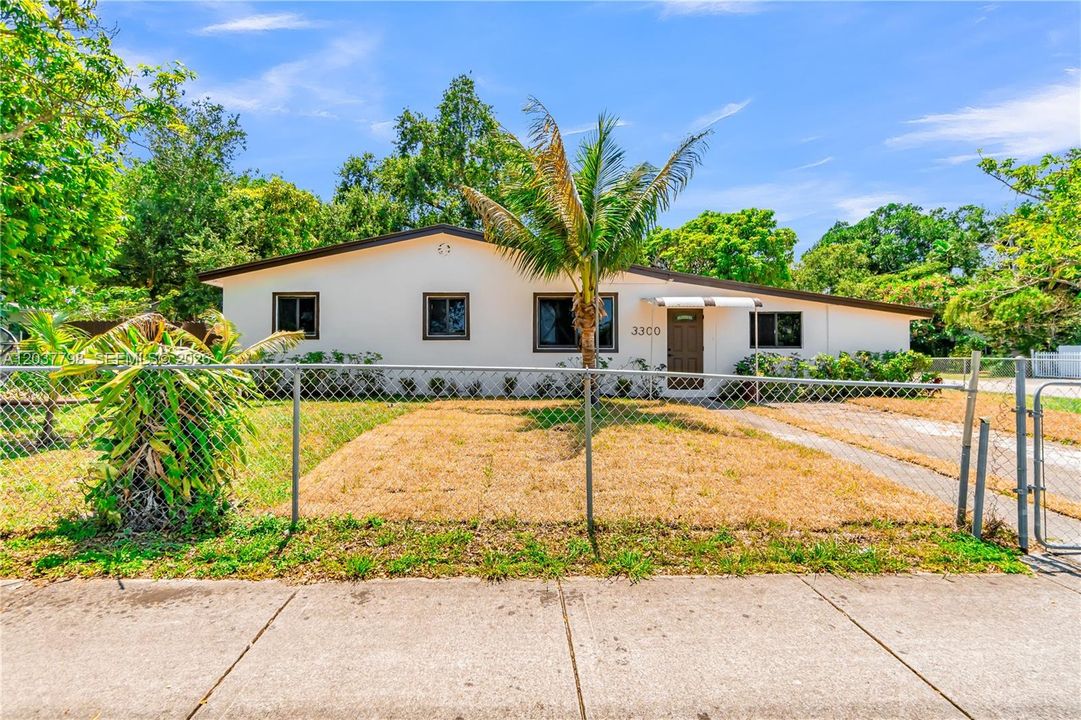 For Sale: $539,000 (4 beds, 2 baths, 1130 Square Feet)