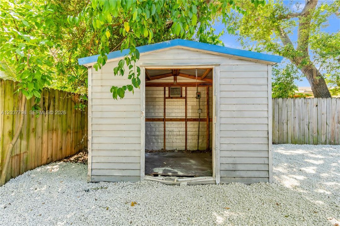 For Sale: $539,000 (4 beds, 2 baths, 1130 Square Feet)