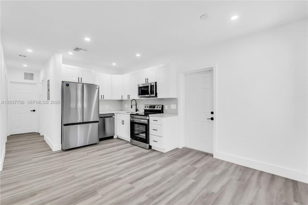 For Sale: $539,000 (4 beds, 2 baths, 1130 Square Feet)