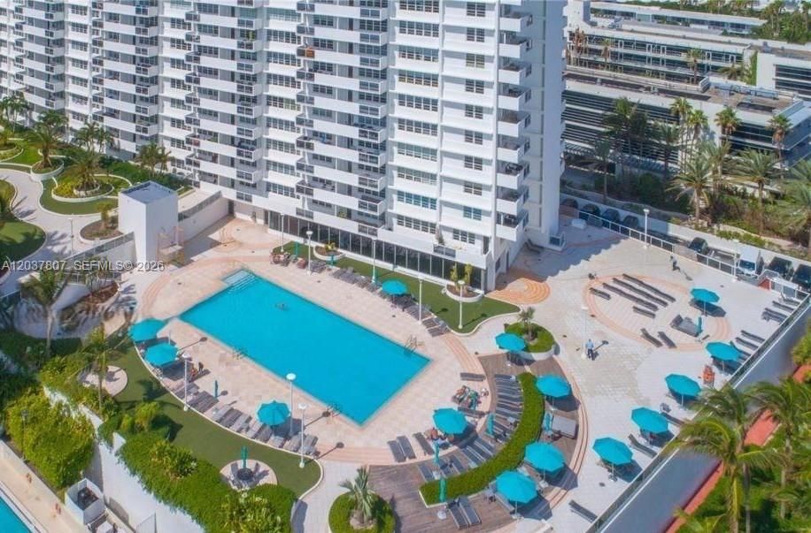 В аренду: $2,600 (0 спален, 1 ванн, 530 Квадратных фут)
