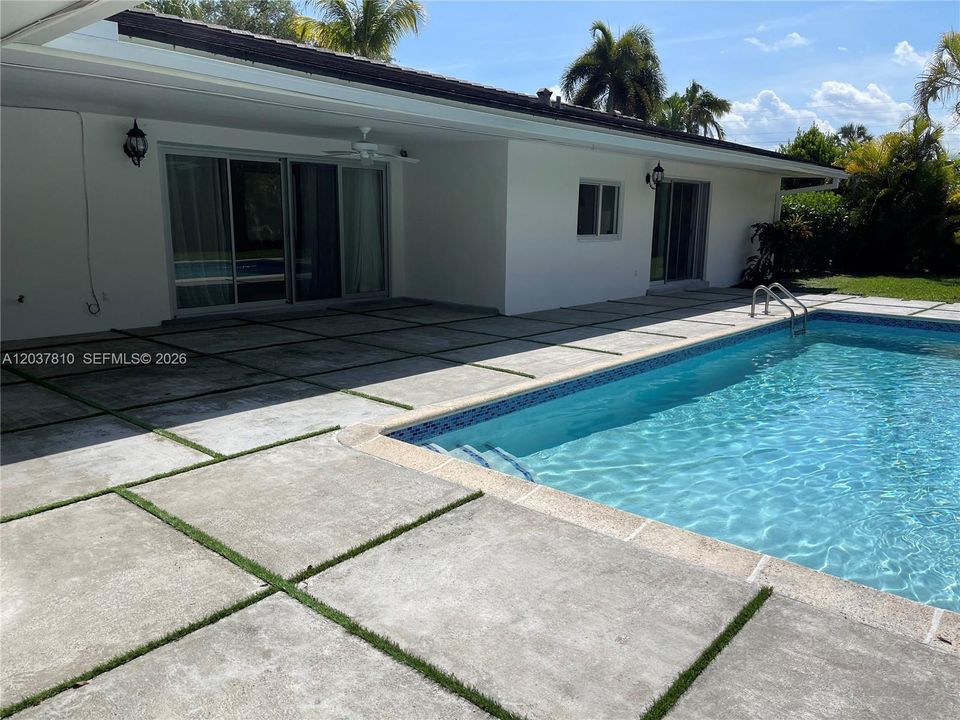 For Rent: $7,800 (3 beds, 2 baths, 2480 Square Feet)