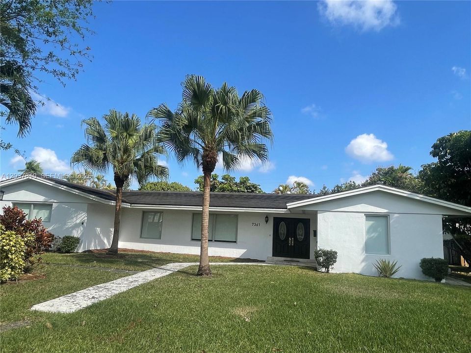 For Rent: $7,800 (3 beds, 2 baths, 2480 Square Feet)
