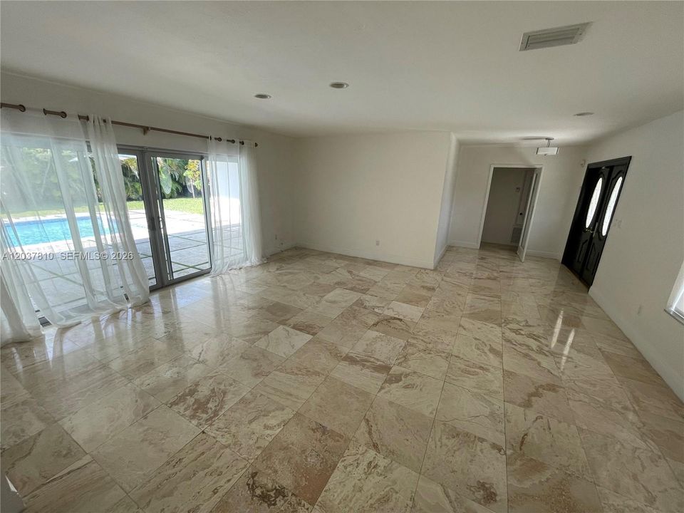 For Rent: $7,800 (3 beds, 2 baths, 2480 Square Feet)