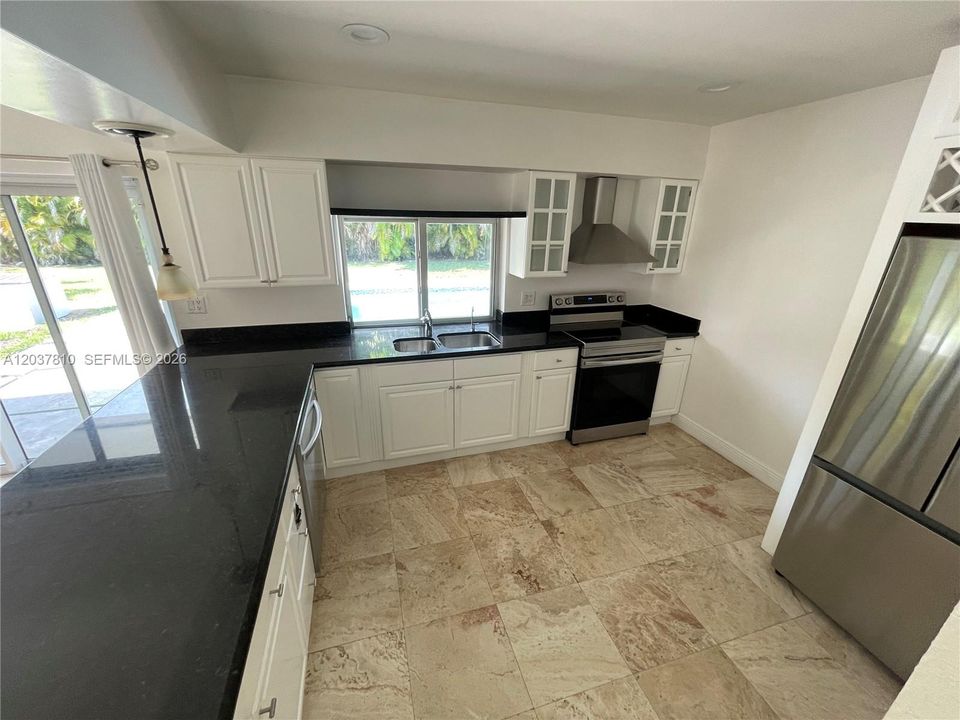 For Rent: $7,800 (3 beds, 2 baths, 2480 Square Feet)