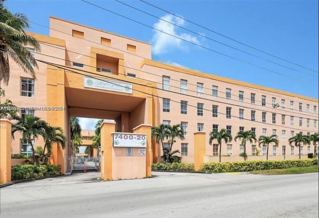 В аренду: $2,100 (2 спален, 2 ванн, 840 Квадратных фут)