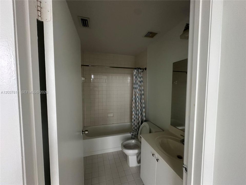 В аренду: $2,100 (2 спален, 2 ванн, 840 Квадратных фут)