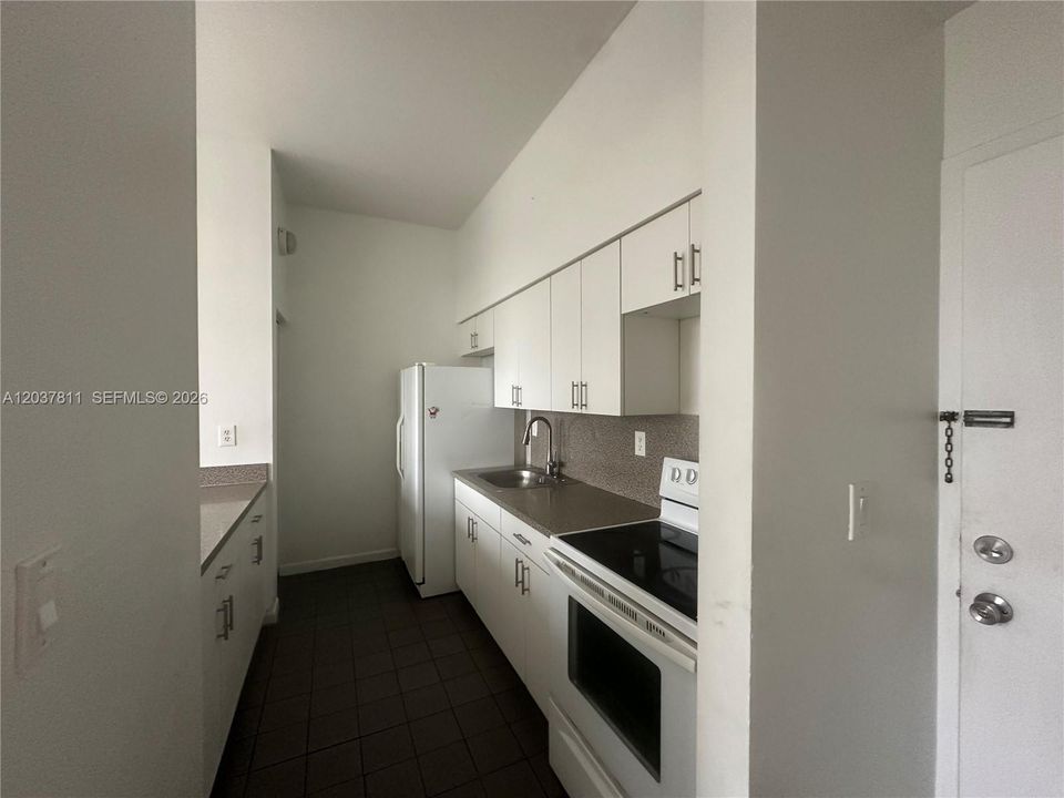 В аренду: $2,100 (2 спален, 2 ванн, 840 Квадратных фут)