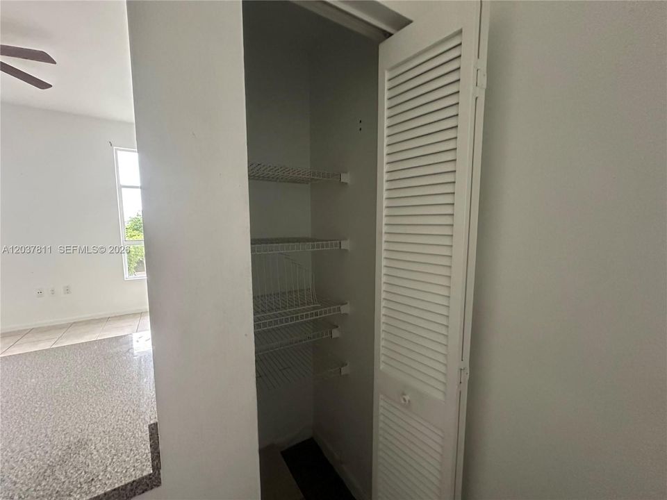 В аренду: $2,100 (2 спален, 2 ванн, 840 Квадратных фут)