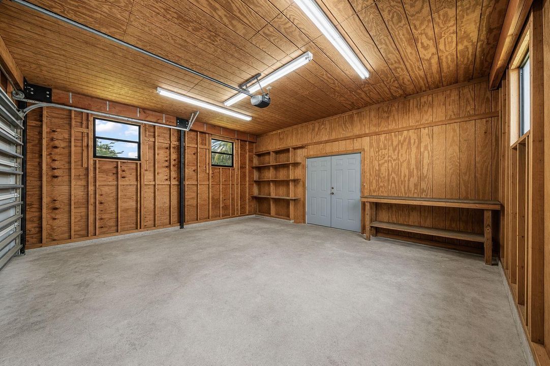14-web-or-mls-Empty Garage