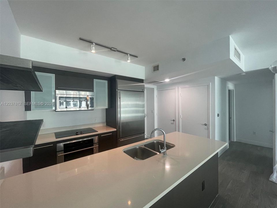 En Venta: $457,000 (1 camas, 1 baños, 738 Pies cuadrados)