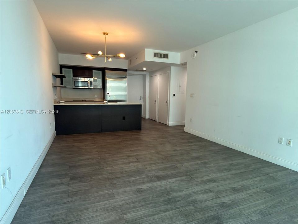 En Venta: $457,000 (1 camas, 1 baños, 738 Pies cuadrados)