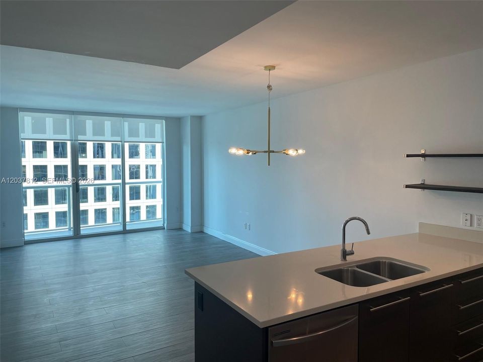 En Venta: $457,000 (1 camas, 1 baños, 738 Pies cuadrados)