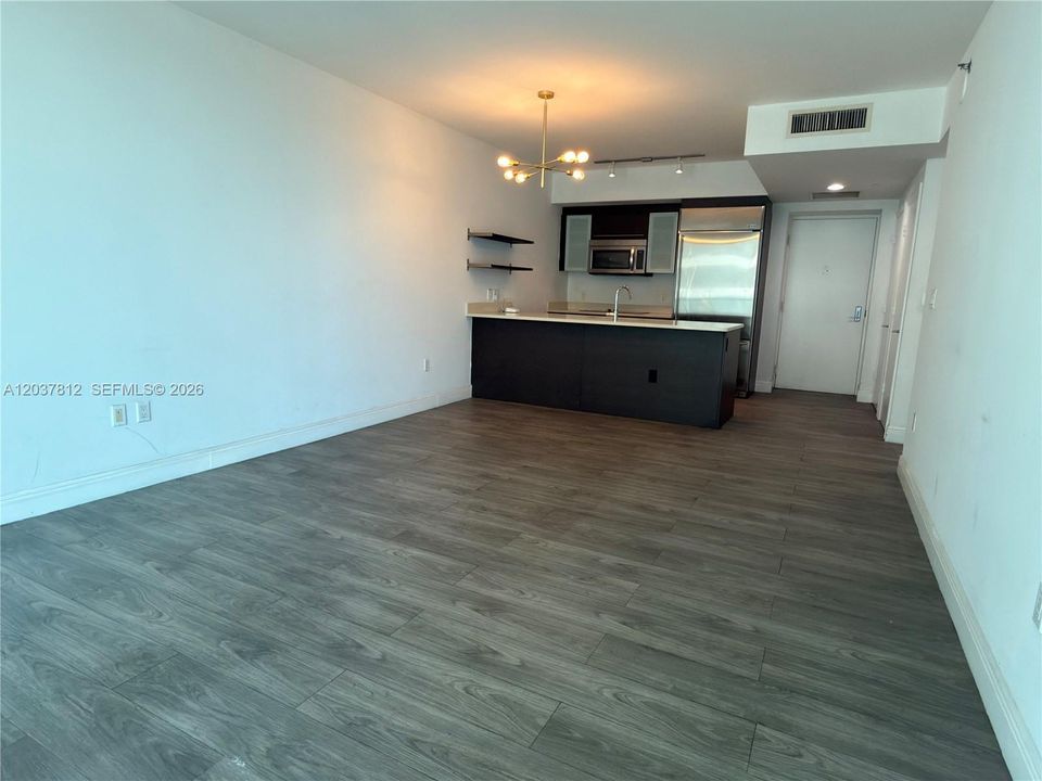 En Venta: $457,000 (1 camas, 1 baños, 738 Pies cuadrados)