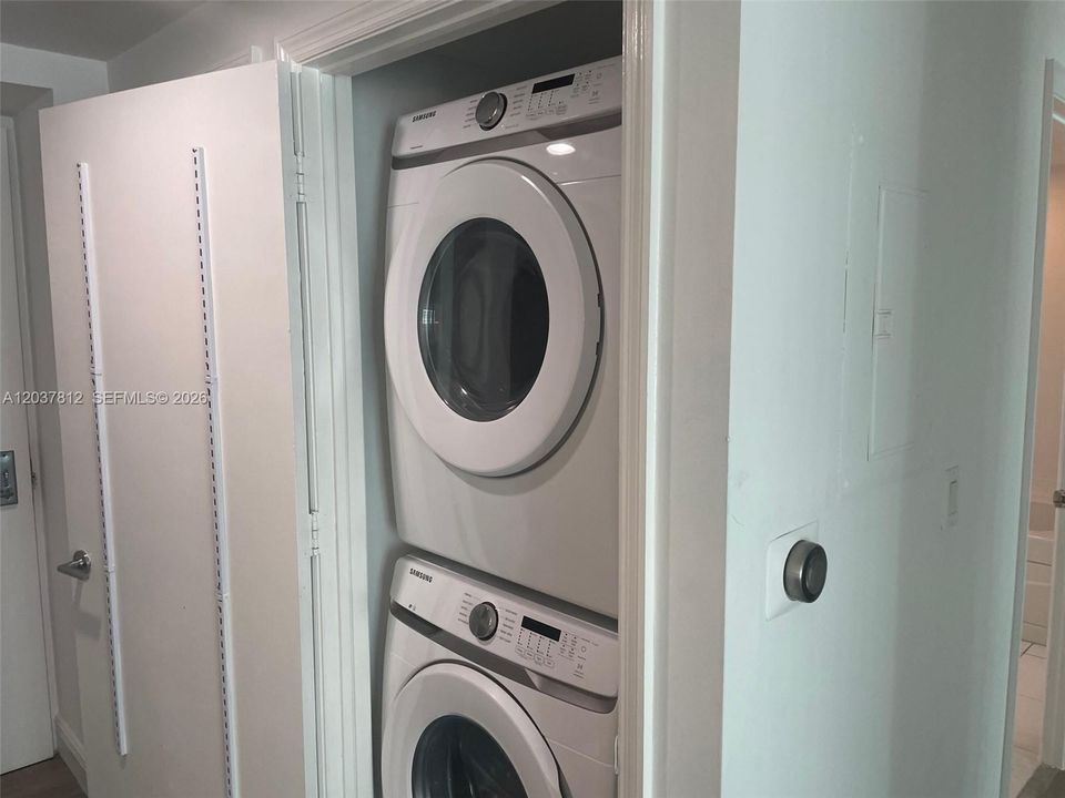 En Venta: $457,000 (1 camas, 1 baños, 738 Pies cuadrados)
