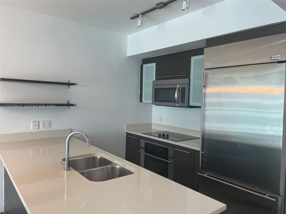 En Venta: $457,000 (1 camas, 1 baños, 738 Pies cuadrados)